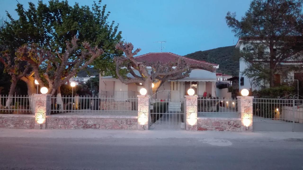 Mamanis Studios Loutra Edipsou  Exteriér fotografie